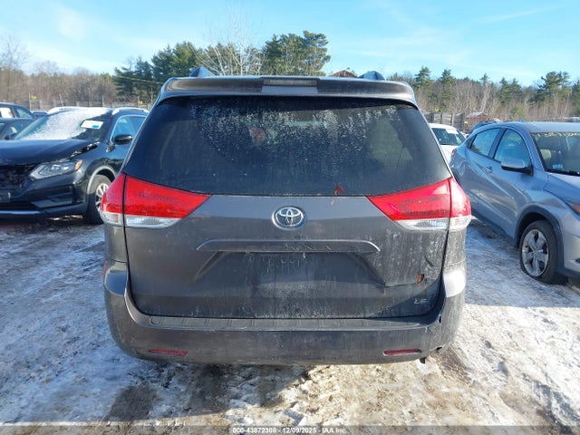 5TDKK3DC4ES464714 Toyota Sienna Le V6 8 Passenger