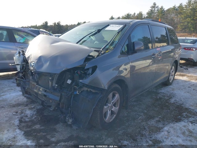 5TDKK3DC4ES464714 Toyota Sienna Le V6 8 Passenger
