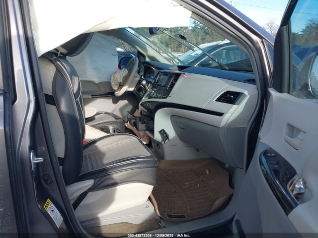 5TDKK3DC4ES464714 Toyota Sienna Le V6 8 Passenger