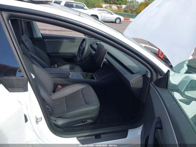 2025 TESLA MODEL 3 5YJ3E1EA5SF906932 Photo 4