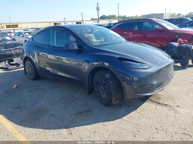 2024 TESLA MODEL Y 7SAYGDEE1RA239503 Photo 0
