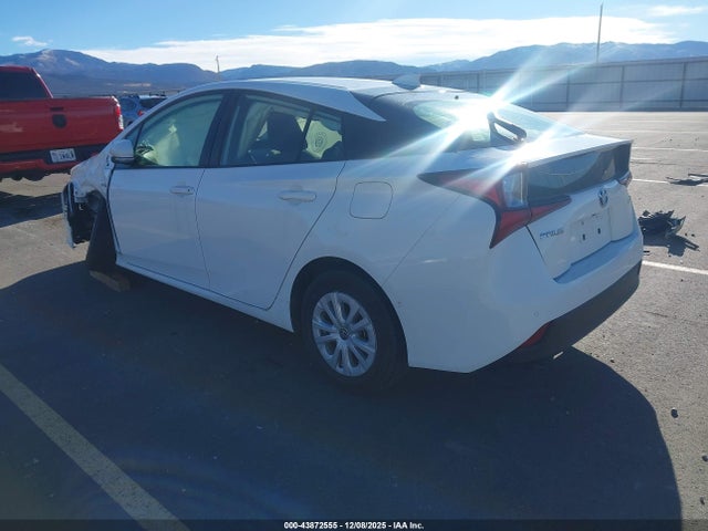 2020 TOYOTA PRIUS JTDKARFU7L3124130 Photo 2