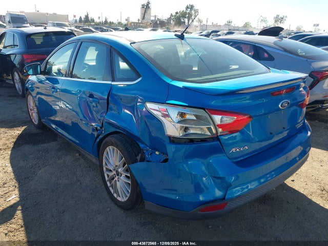 Ford Focus Titanium 2014 1FADP3J2XEL198922 Image 3