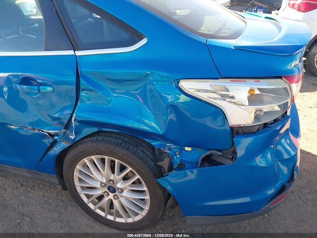 Ford Focus Titanium 2014 1FADP3J2XEL198922 Image 6