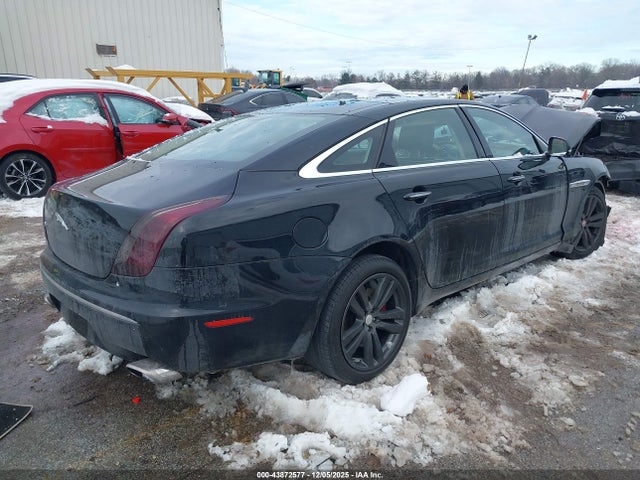 2011 JAGUAR XJ SAJWA2GB6BLV10043 Photo 3