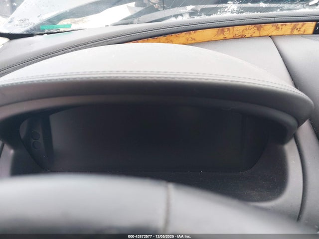 2011 JAGUAR XJ SAJWA2GB6BLV10043 Photo 6