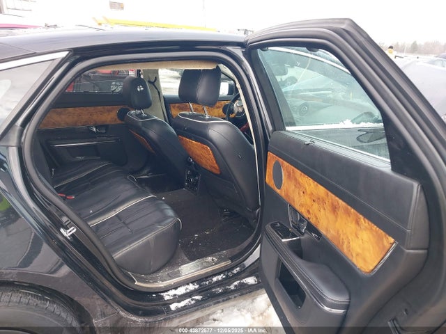 2011 JAGUAR XJ SAJWA2GB6BLV10043 Photo 7