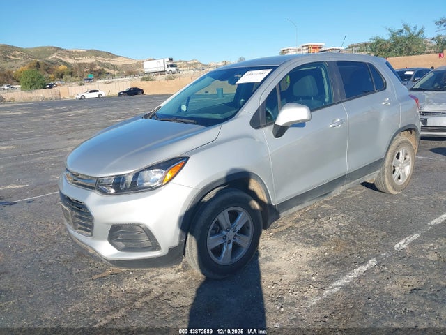 Chevrolet Trax Awd Ls 2022 KL7CJNSM2NB545214 Image 2