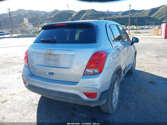 Chevrolet Trax Awd Ls 2022 KL7CJNSM2NB545214 Image 4