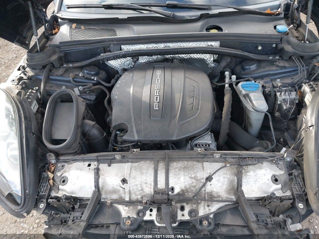 2018 PORSCHE MACAN WP1AA2A56JLB14090 Photo 9