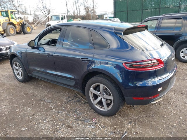 2018 PORSCHE MACAN WP1AA2A56JLB14090 Photo 2