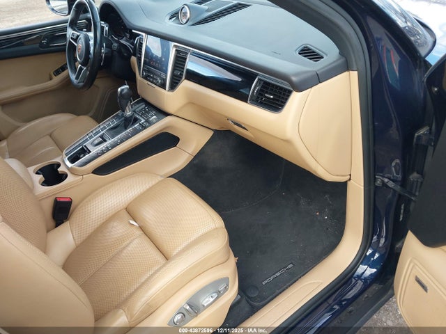 2018 PORSCHE MACAN WP1AA2A56JLB14090 Photo 4