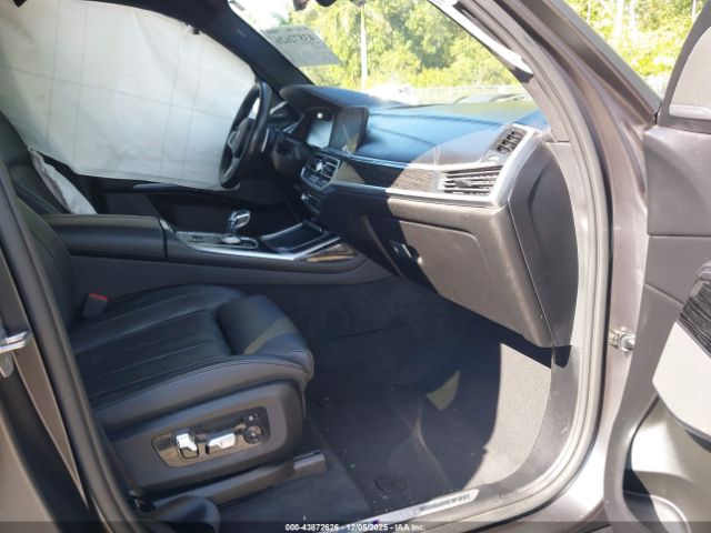 2021 BMW X7 5UXCX6C09M9H31181 Photo 4