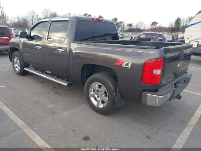 2011 CHEVROLET SILVERADO 1500 3GCPKSE35BG259010 Photo 2