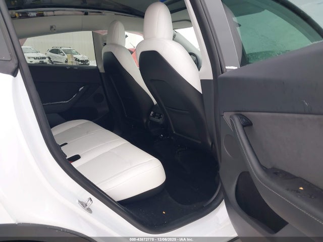 2023 TESLA MODEL Y 7SAYGDEE0PF609758 Photo 7