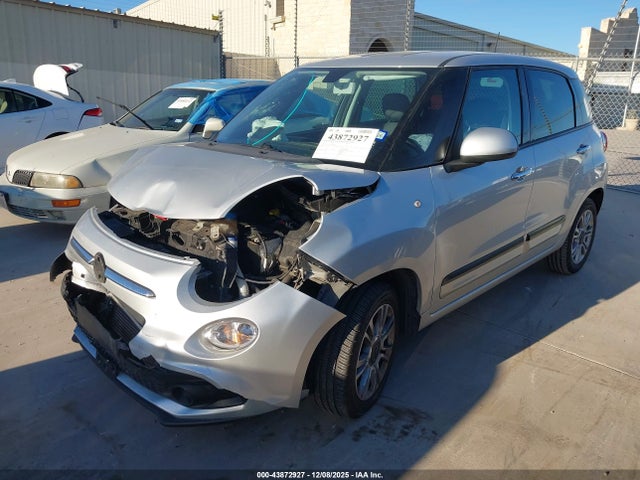 2018 FIAT 500L ZFBCFAAH7JZ040680 Photo 1