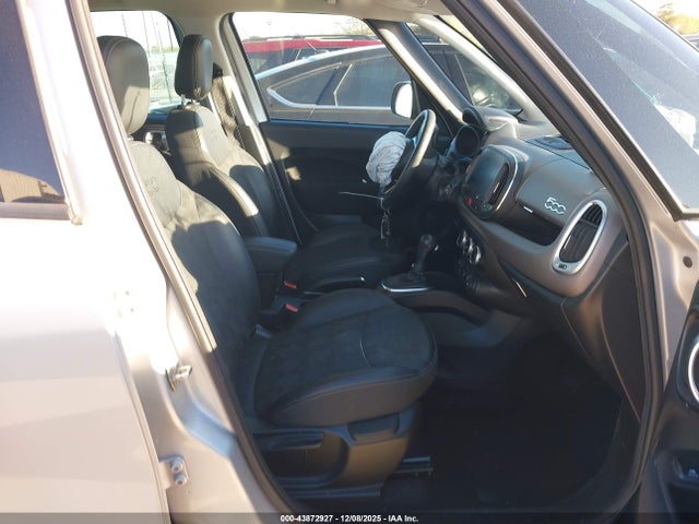 2018 FIAT 500L ZFBCFAAH7JZ040680 Photo 4