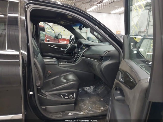 2017 CADILLAC ESCALADE ESV 1GYS4KKJ0HR379548 Photo 4
