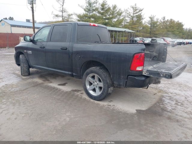 2015 RAM 1500 3C6RR7KT7FG699605 Photo 2