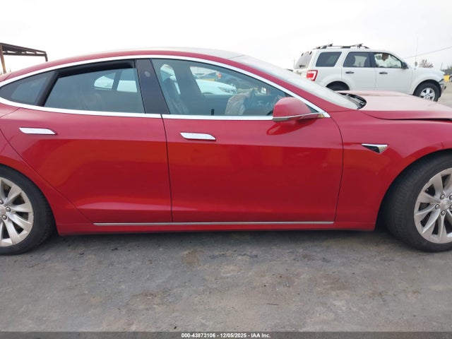 Продаж на аукціоні авто 2018 Tesla Model S 100d/75d/p100d, vin: 5YJSA1E21JF297434, номер лоту: 43873106
