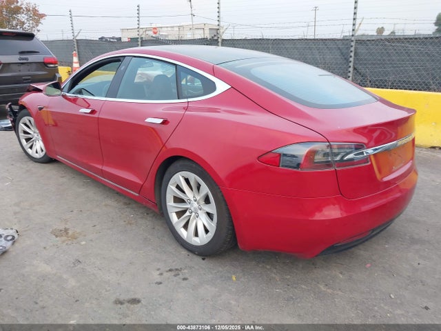 Продаж на аукціоні авто 2018 Tesla Model S 100d/75d/p100d, vin: 5YJSA1E21JF297434, номер лоту: 43873106