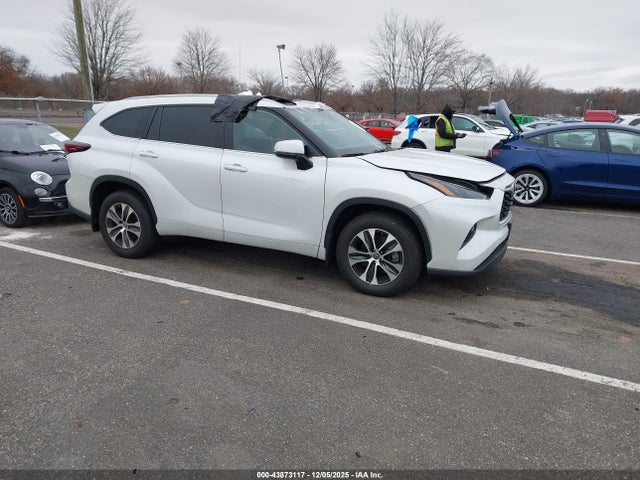 2024 TOYOTA HIGHLANDER 5TDKDRBH3RS548170