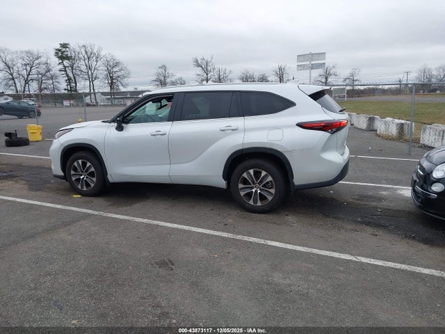 2024 TOYOTA HIGHLANDER 5TDKDRBH3RS548170 Photo 2