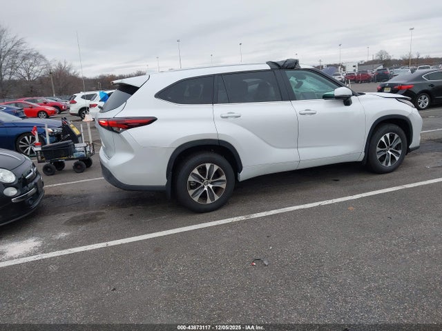 2024 TOYOTA HIGHLANDER 5TDKDRBH3RS548170 Photo 3
