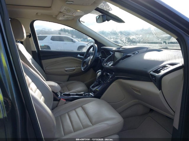 1FMCU9JX1FUA22006 Ford Escape Titanium
