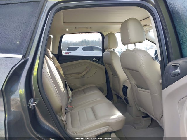 1FMCU9JX1FUA22006 Ford Escape Titanium
