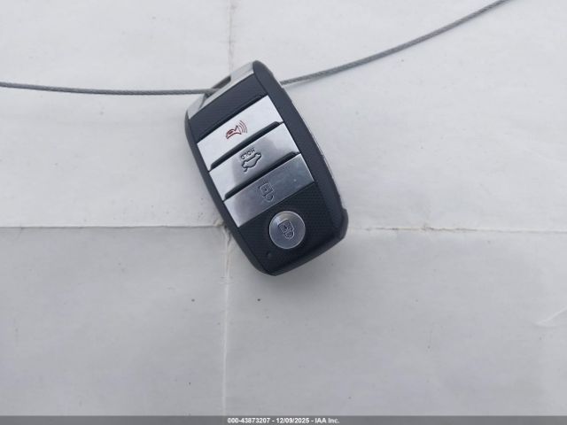 2019 KIA OPTIMA 5XXGU4L19KG326640 Photo 10