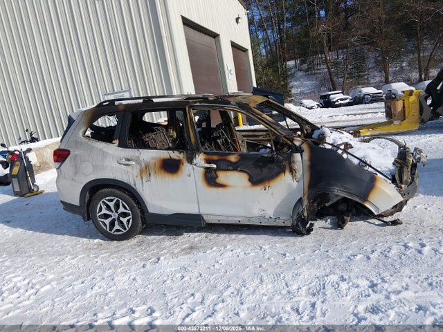 Продаж на аукціоні авто 2023 Subaru Forester Premium, vin: JF2SKAEC1PH499691, номер лоту: 43873211