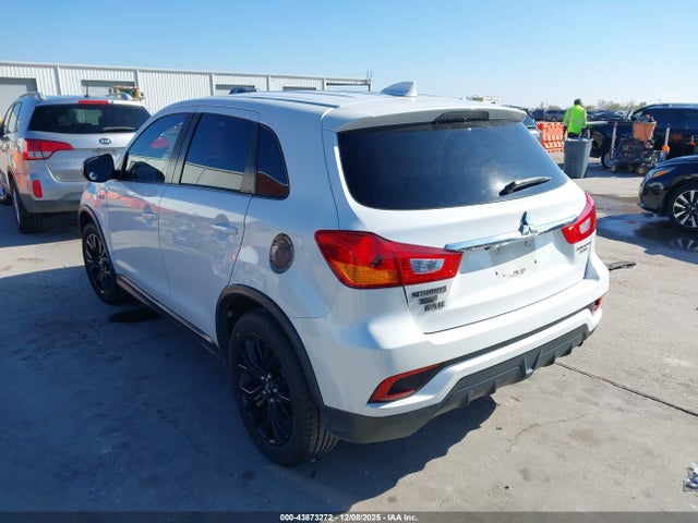 2018 MITSUBISHI OUTLANDER SPORT JA4AP3AU7JZ031403 Photo 2