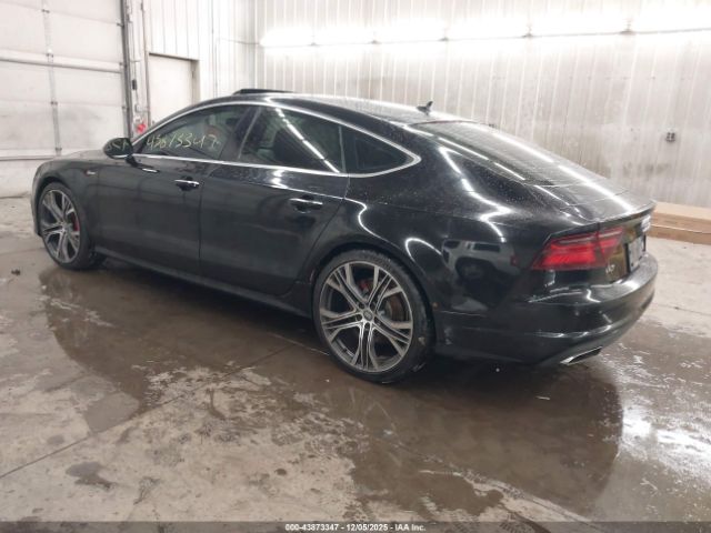 2016 AUDI A7 WAUWGAFC8GN006927 Photo 2