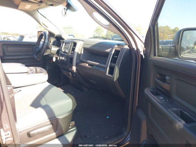 2019 RAM 1500 CLASSIC 1C6RR6FGXKS532696 Photo 4