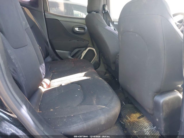 ZACCJAAT0GPD92832 Jeep Renegade
