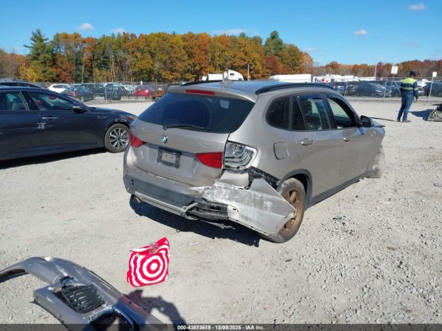 2015 BMW X1 WBAVM1C54FV318073 Photo 3