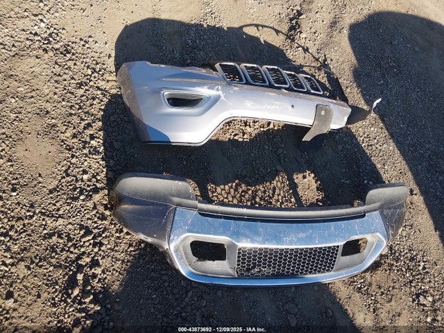 1C4RJFBG0JC324731 Jeep Grand Cherokee Sterling Edition 4x4