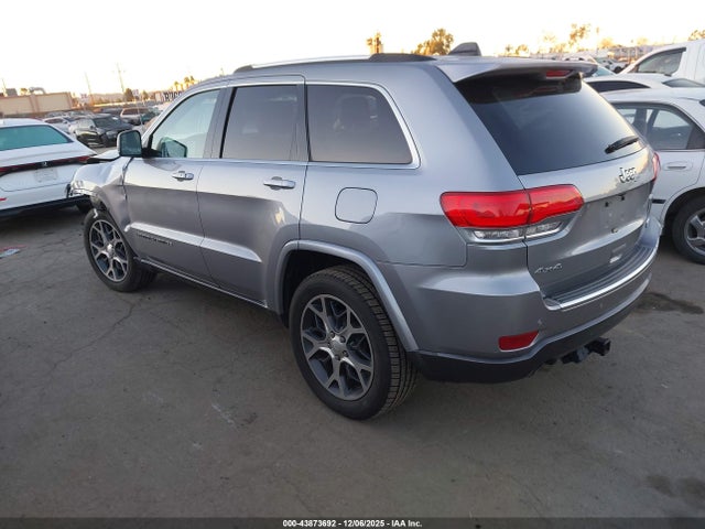 1C4RJFBG0JC324731 Jeep Grand Cherokee Sterling Edition 4x4