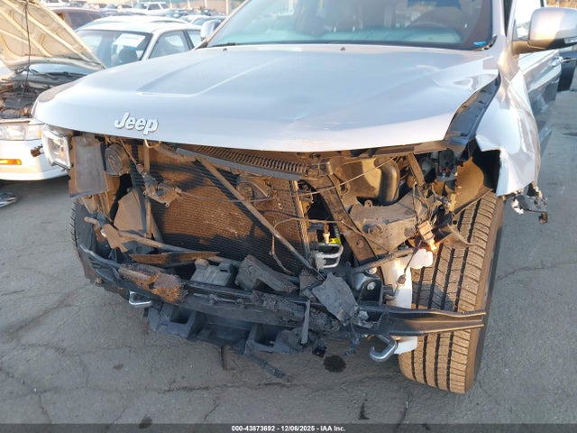 1C4RJFBG0JC324731 Jeep Grand Cherokee Sterling Edition 4x4
