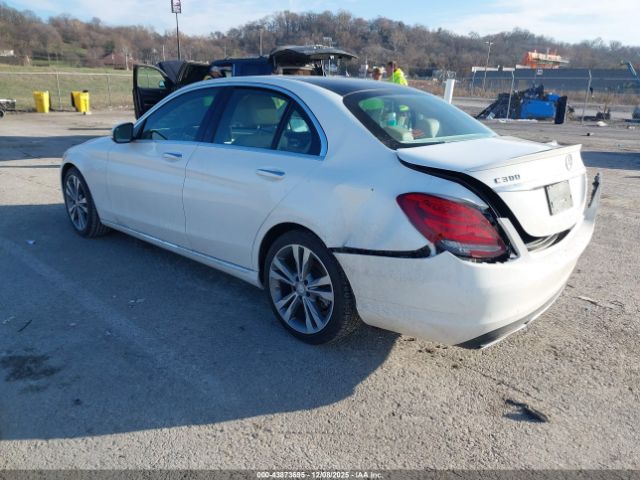 2015 MERCEDES-BENZ C 300 55SWF4JB3FU090270 Photo 2