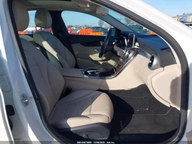 2015 MERCEDES-BENZ C 300 55SWF4JB3FU090270 Photo 4