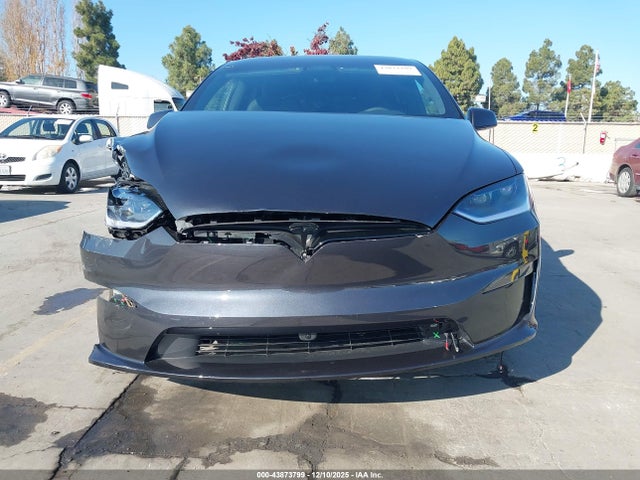 43873799 :رقم المزاد ، 7SAXCDE52TF478611 vin ، 2026 Tesla Model X مزاد بيع