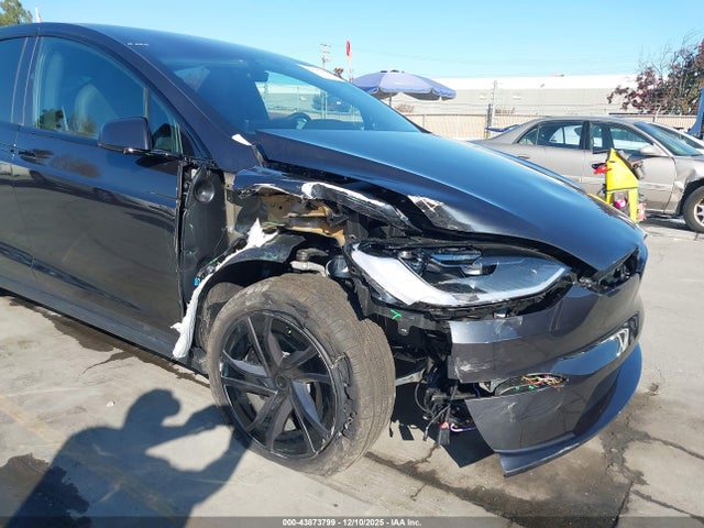 2026 TESLA MODEL X 7SAXCDE52TF478611 Photo 5