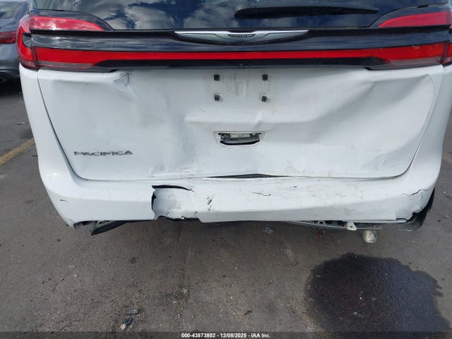 Продажа на аукционе авто 2022 Chrysler Pacifica Touring L, vin: 2C4RC1BG5NR197162, номер лота: 43873802