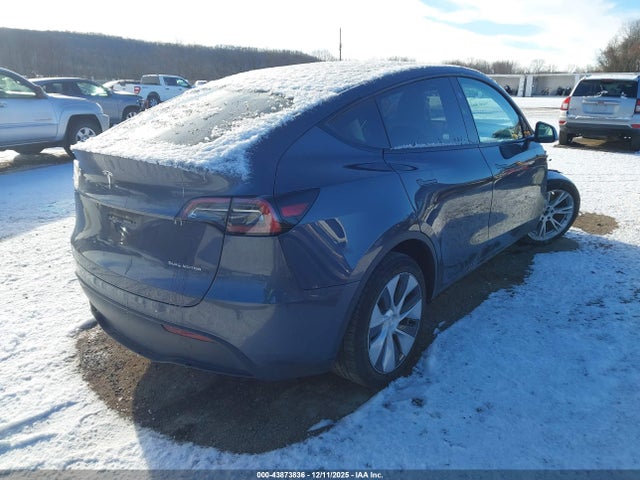 Продажа на аукционе авто 2023 Tesla Model Y Awd/long Range Dual Motor All-wheel Drive, vin: 7SAYGDEE9PF828203, номер лота: 43873836