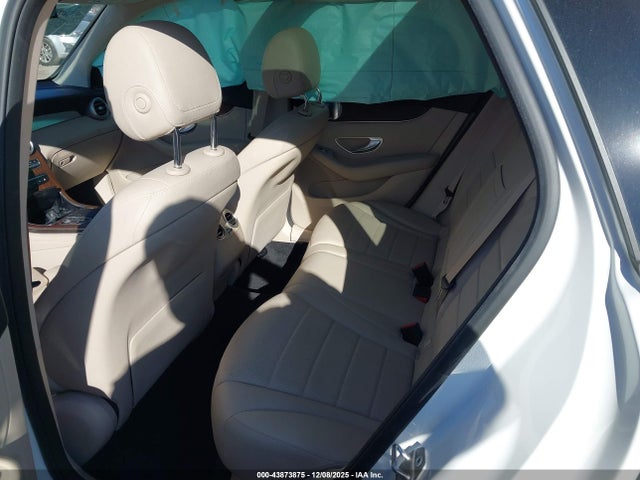 43873875 :رقم المزاد ، W1N0G8EB8LF835536 vin ، 2020 Mercedes-benz Glc 300 4matic مزاد بيع
