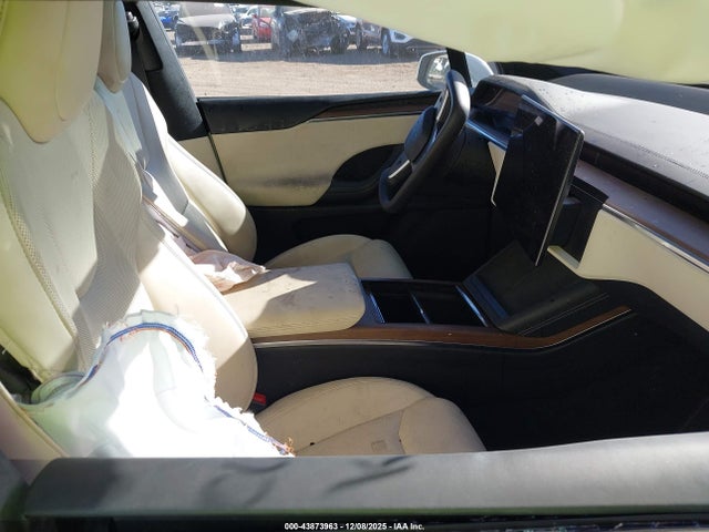 2023 TESLA MODEL X 7SAXCDE57PF380440 Photo 4