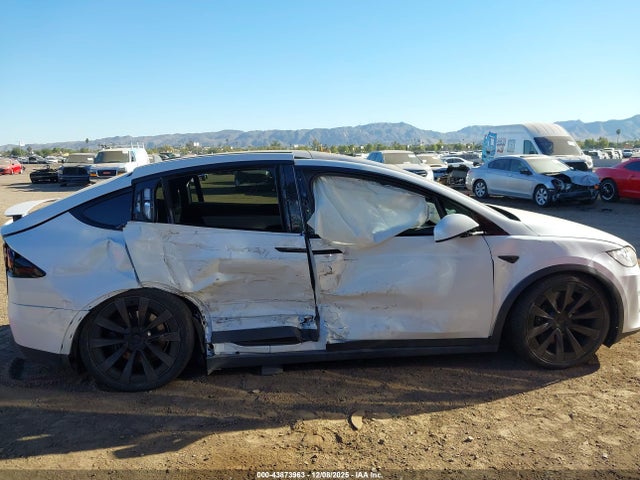 2023 TESLA MODEL X 7SAXCDE57PF380440 Photo 5