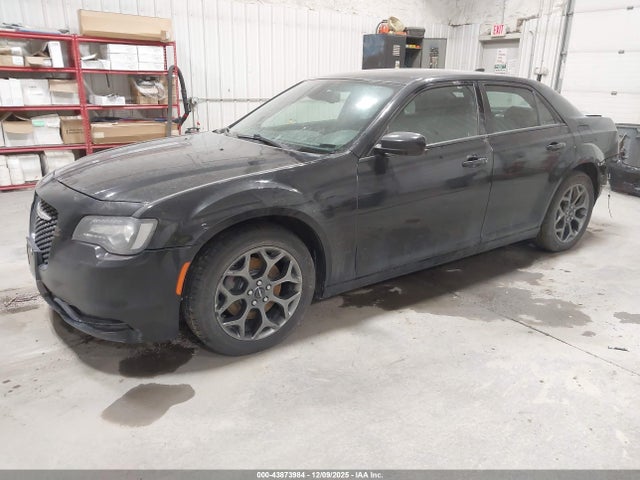 Chrysler 300 300s Awd 2018 2C3CCAGG3JH267843 Image 2